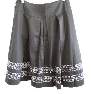 Nygard Collection Women's Black and White Full Skirt- Size 14